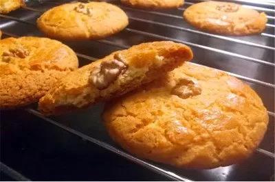 一滴淚，一個硬漢，一個桃酥...